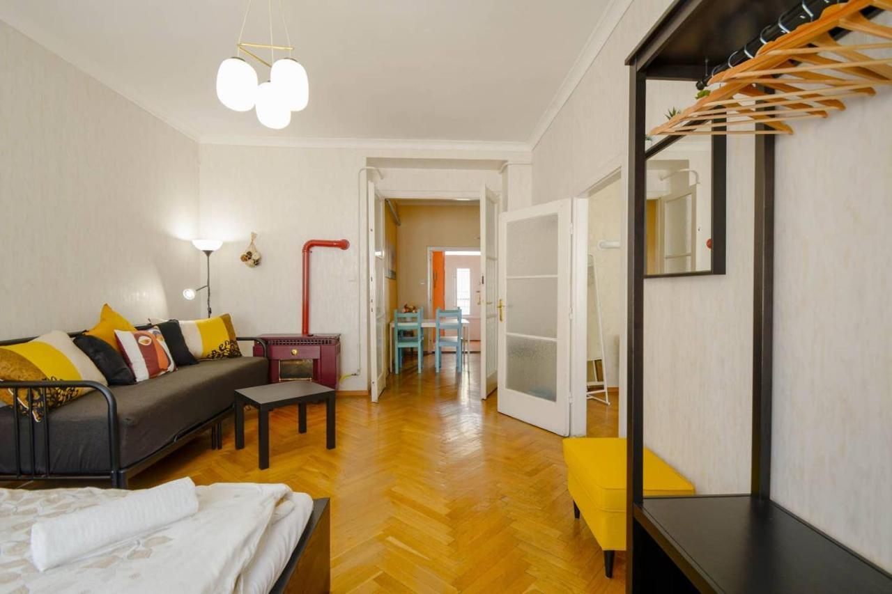 Apartamento Lonyay Gellert View 2Br Budapest Exterior foto