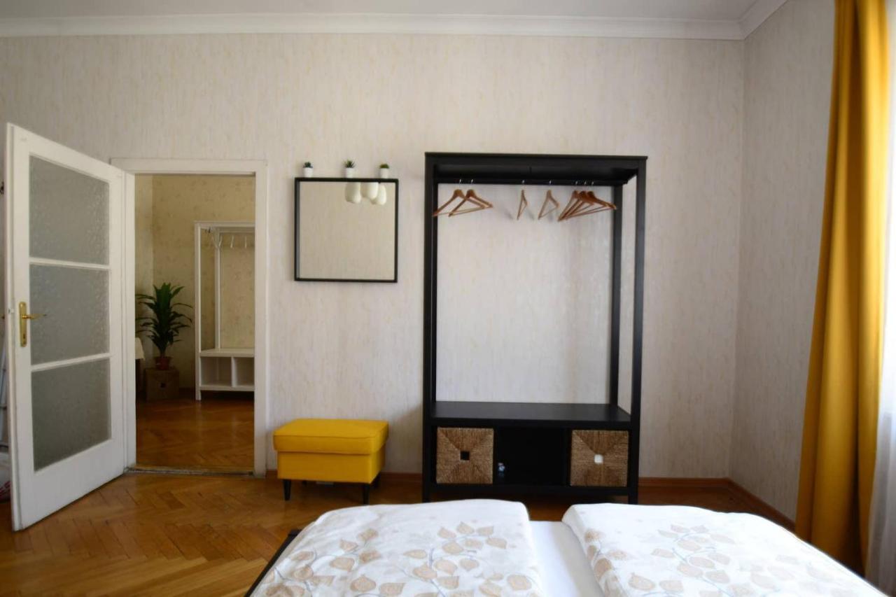 Apartamento Lonyay Gellert View 2Br Budapest Exterior foto